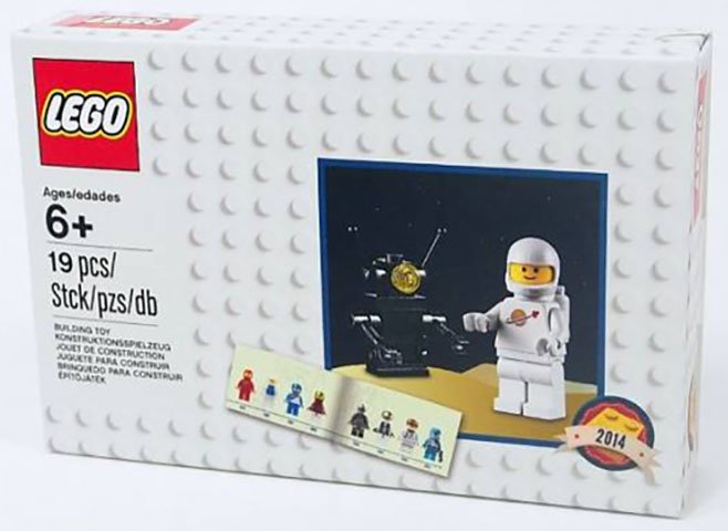 LEGO Classic Astronaut & Robot Set #5002812 [Retro] 